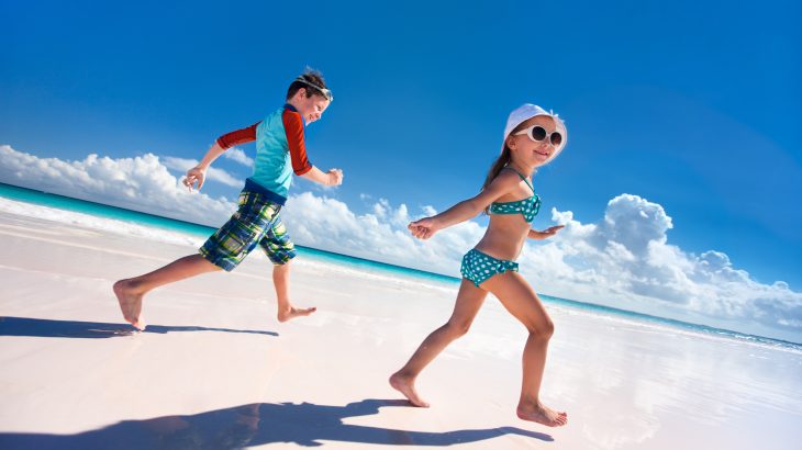 kids-on-beach