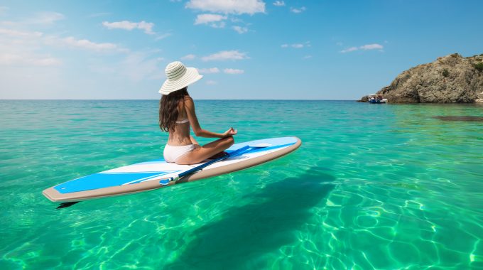 paddlboard-crystal-clear-water-aruba