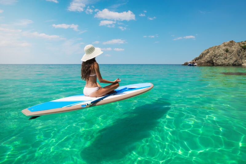 paddlboard-crystal-clear-water-aruba