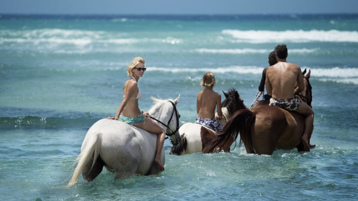 horseback-ride-in-ocean-montego-bay-jamaica