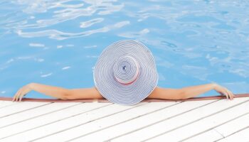 woman-lounging-in-pool