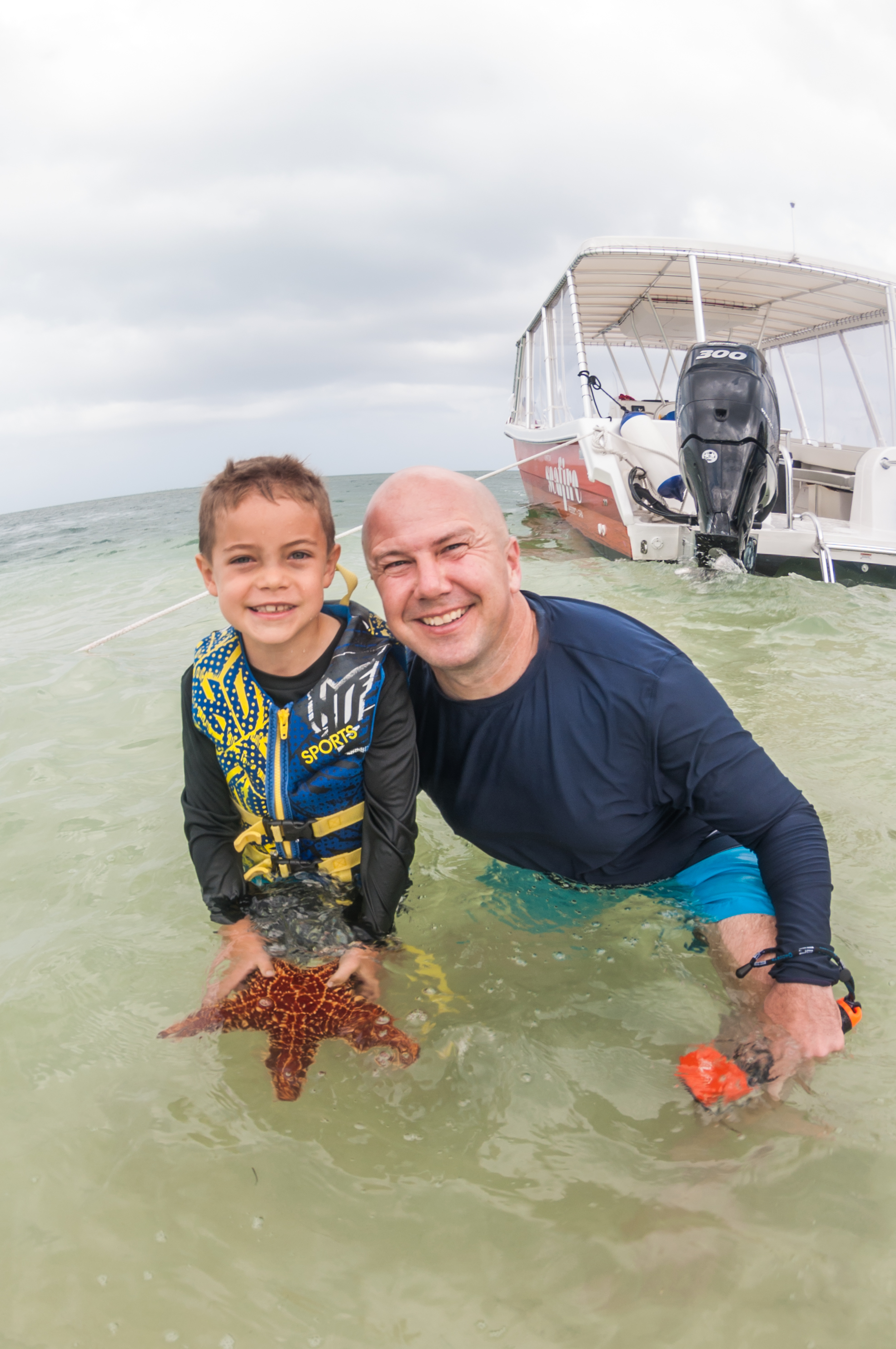 travel-blogger-at-starfish-beach