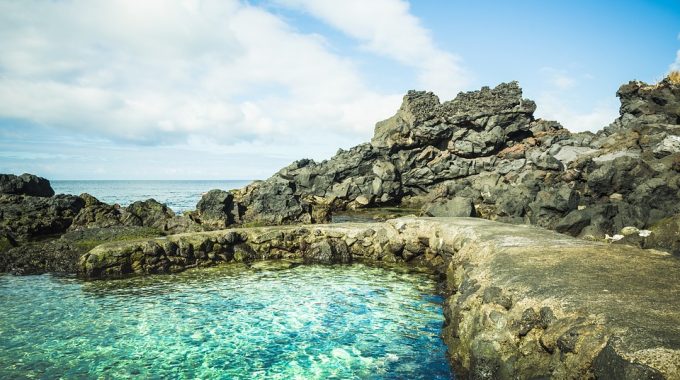 natural-ocean-pool-clear-blue-water