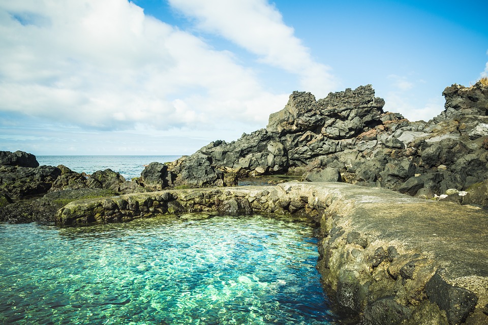 There’s a Secret Volcanic Rock Pool Hiding in Aruba