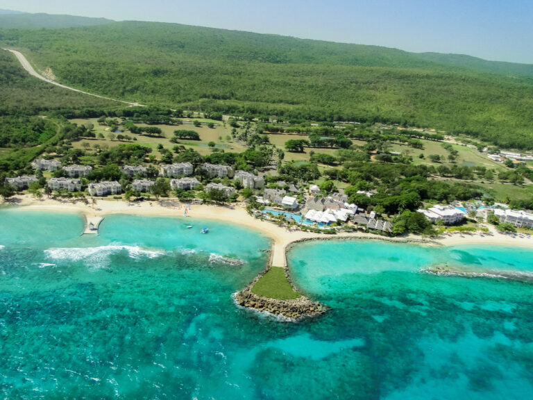 aerial-view-turquoise-water-jamaica-resort