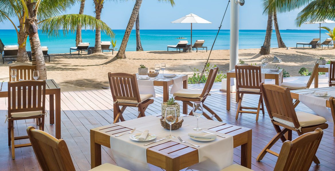 beachfront-restaurant-dominican-republic