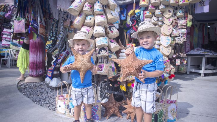 nassau-bahamas-straw-market