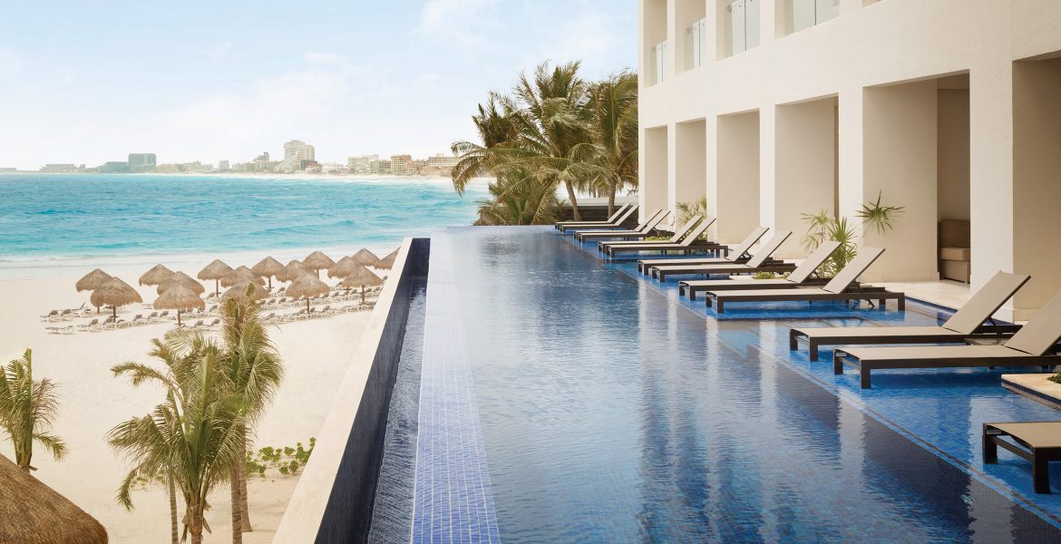 infinity-pool-hyatt-ziva-cancun