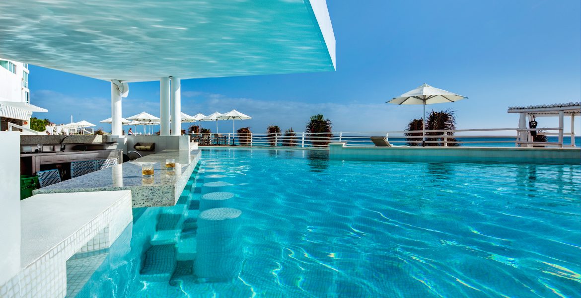 pool-bar-oleo-cancun-resort