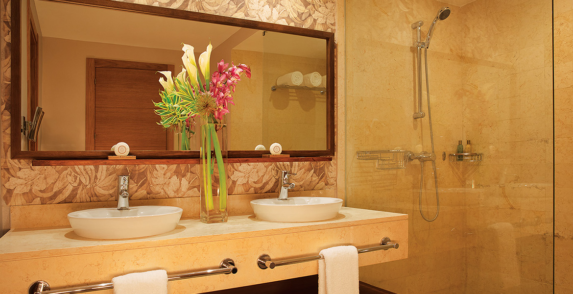 junior-suite-bathroom-secrets-royal-beach