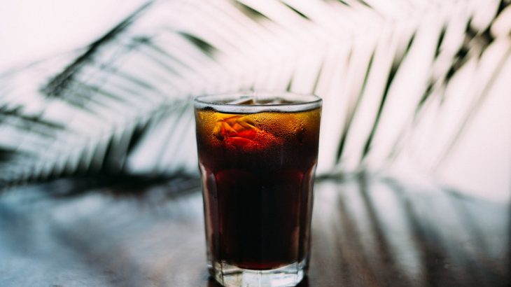 glass-rum-tropical-domincan