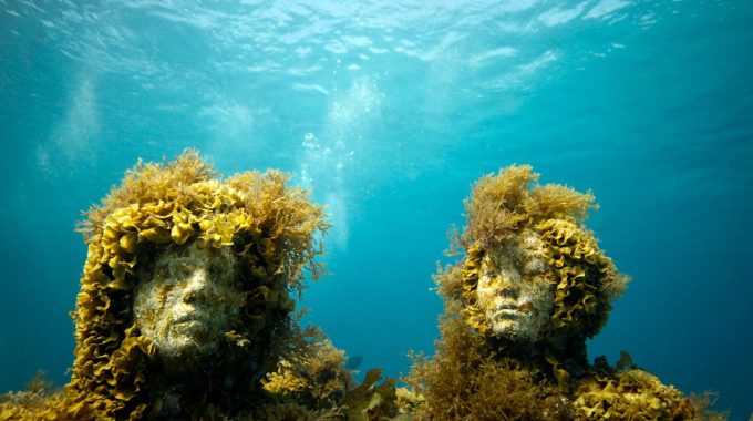 musa-underwater-art-exhibit-statues-cancún