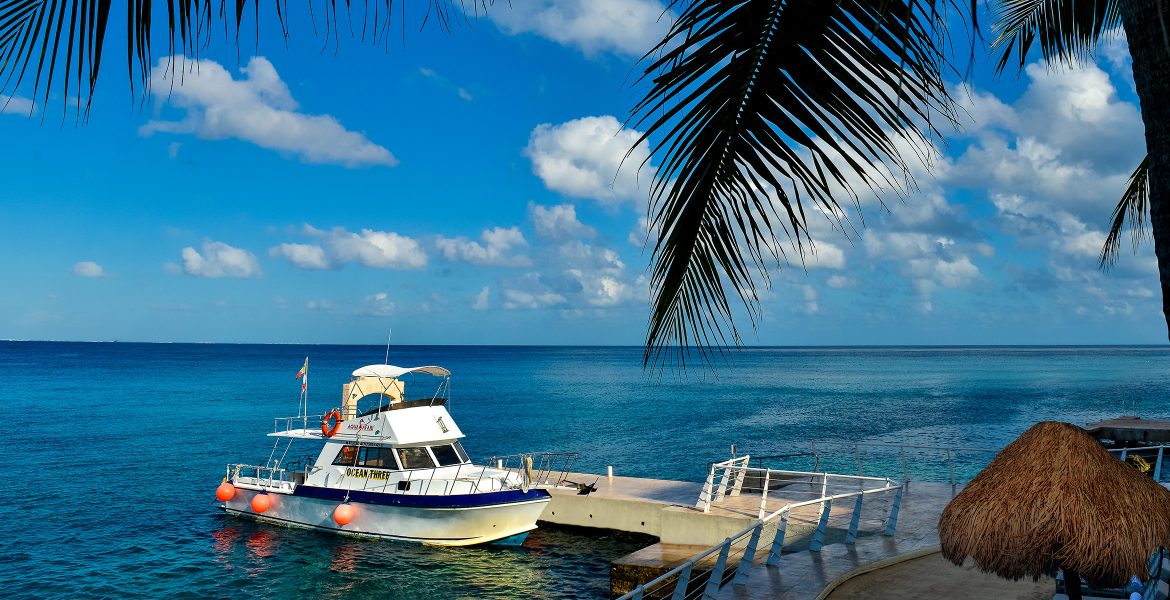 cozumel-palace-dock-yacht