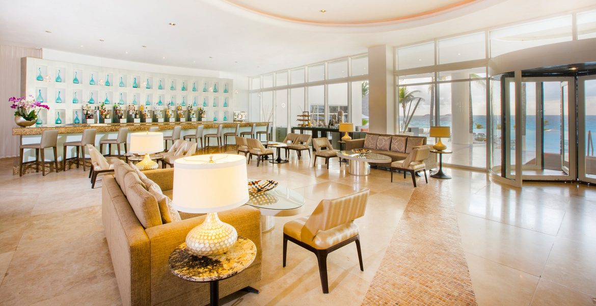 lobby-bar-le-blanc-spa-resort-cancun-mexico