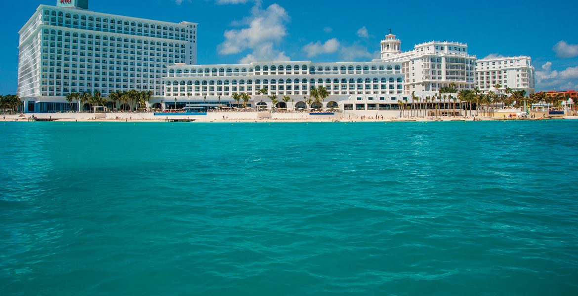 hotel-riu-cancun