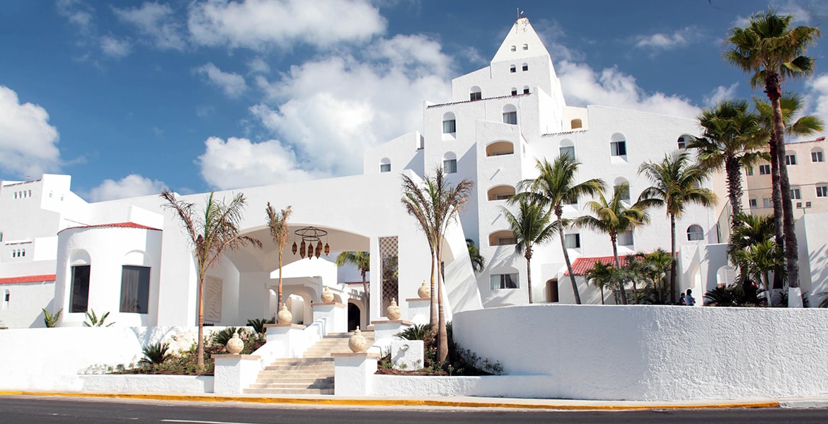 front-view-gr-caribe-solaris-cancun-mexico