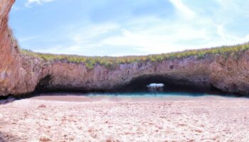 lovers-beach-mexico