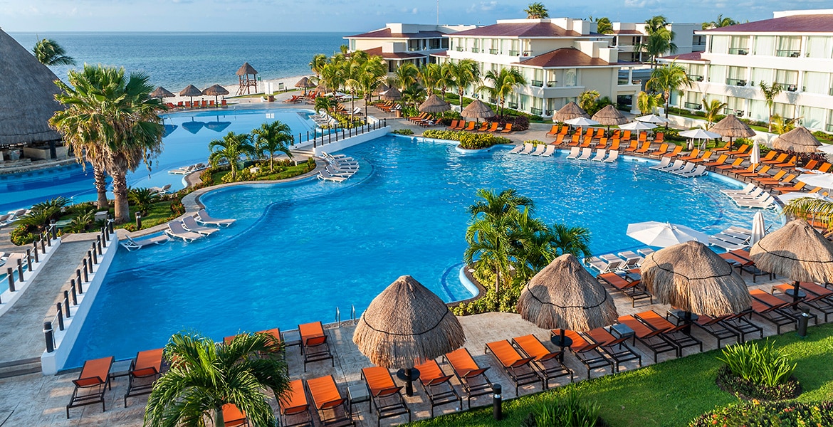 pool-moon-palace-cancun