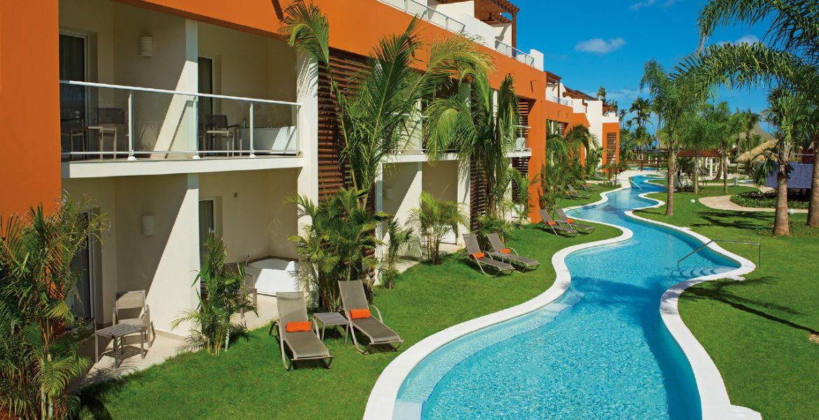 swimup-suites-breathless-punta-cana