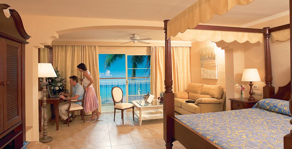 luxurious-suite-majestic-colonial-punta-cana