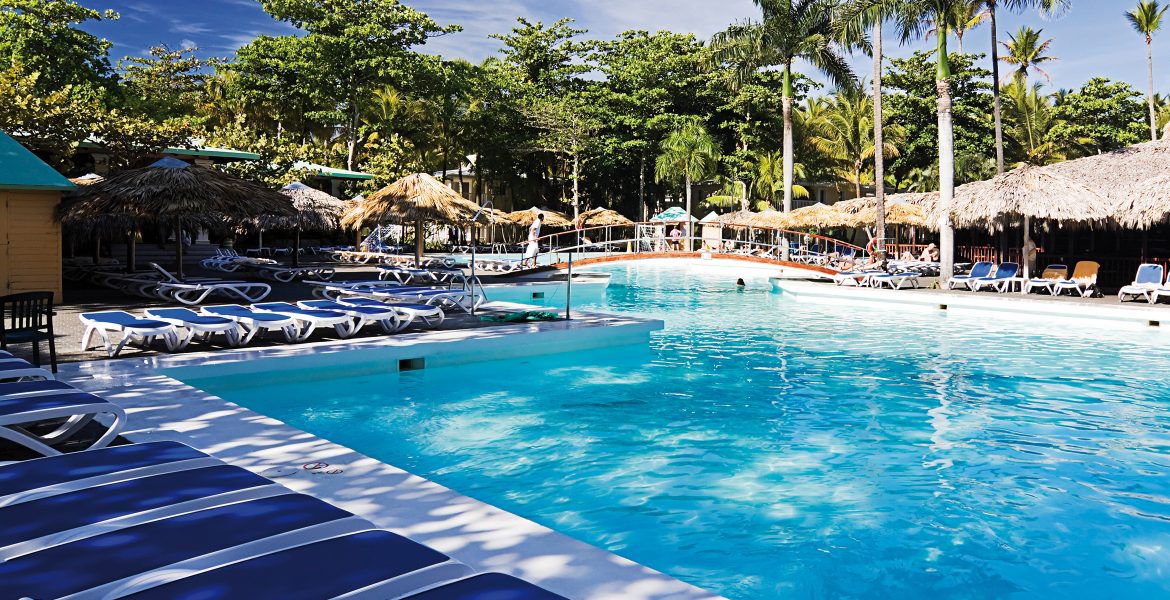 pool-playabachata-resort