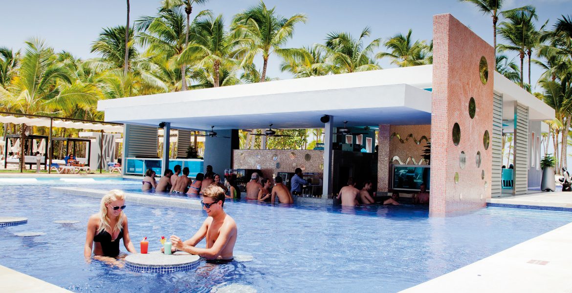 riu-macao-pool-bar