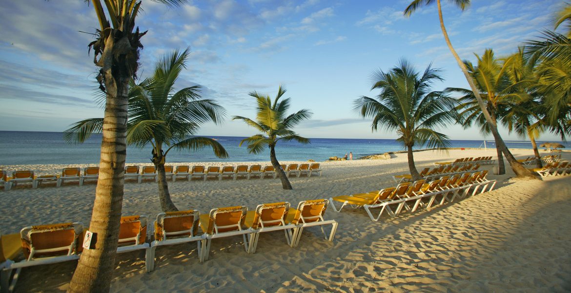 beach-viva-wyndham-dominicus-beach