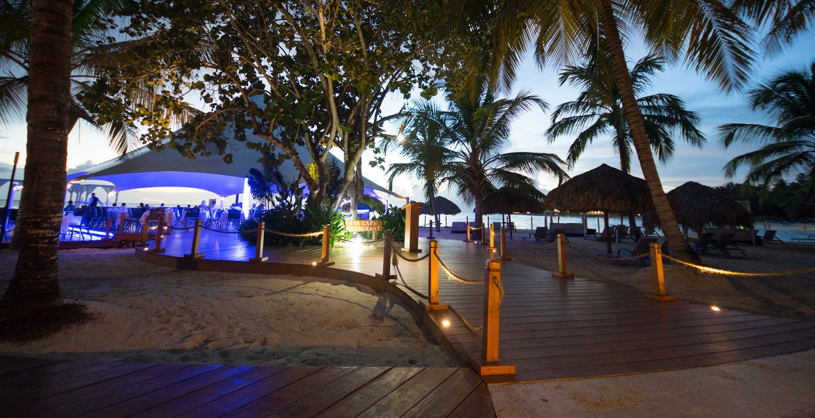 walkway-viva-wyndham-dominicus-beach