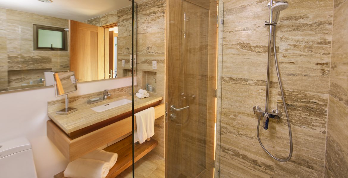 bathroom-viva-wyndham-v-samana