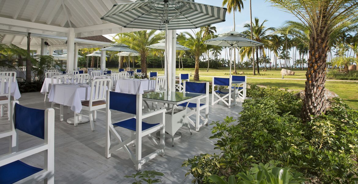 outdoor-dining-viva-wyndham-v-samana