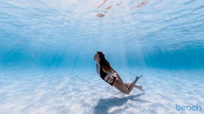 girl-underwater-bahamas