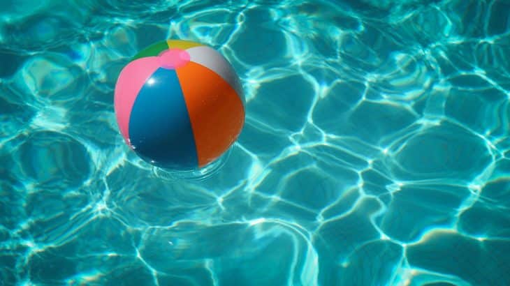 beach-ball-floating-pool