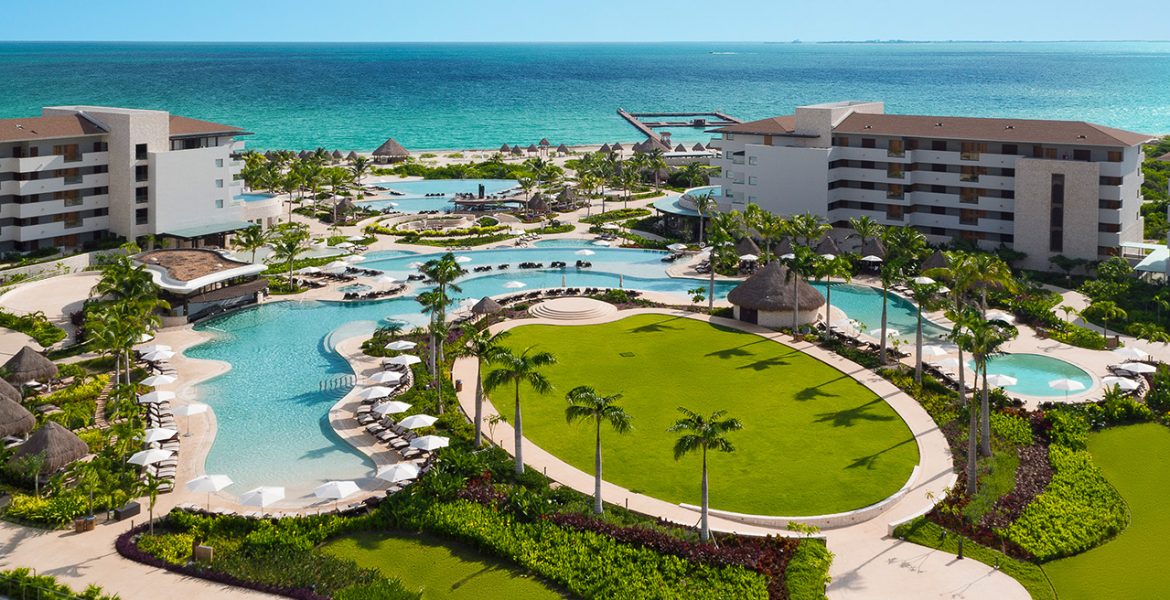 aerial-view-dreams-sands-cancun-resort