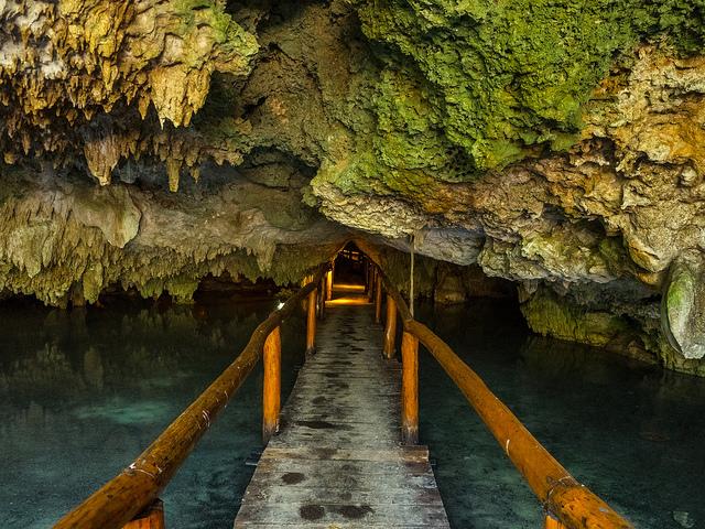 bridge-cenote-chaak-tun-playa-del-carmen-mexico