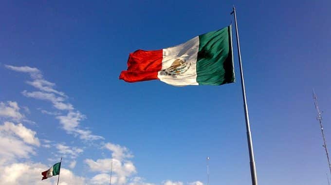 mexican-flag-blue-sky