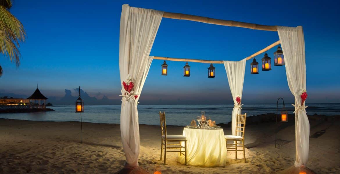 romantic-dinner-on-beach-setup-half-moon-jamaica