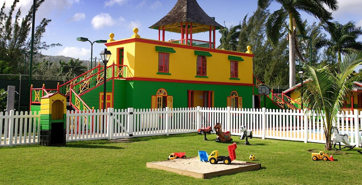 kids-play-area-half-moon-resort-jamaica