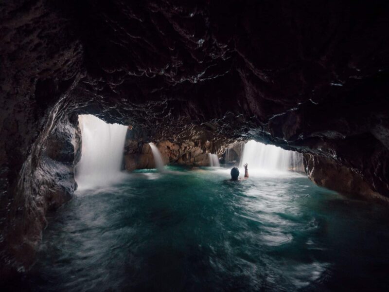 hidden-pool-under-waterfall-jamaica