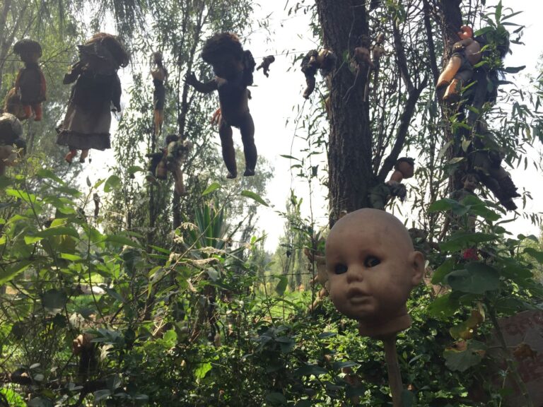 island-of-the-dolls-mexico