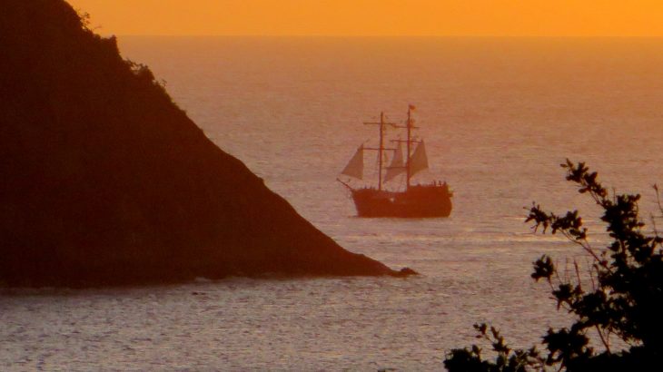 pirate-ship-sunset-st-lucia