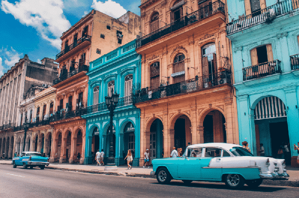 havana-cuba-colorful-buildings-old-car