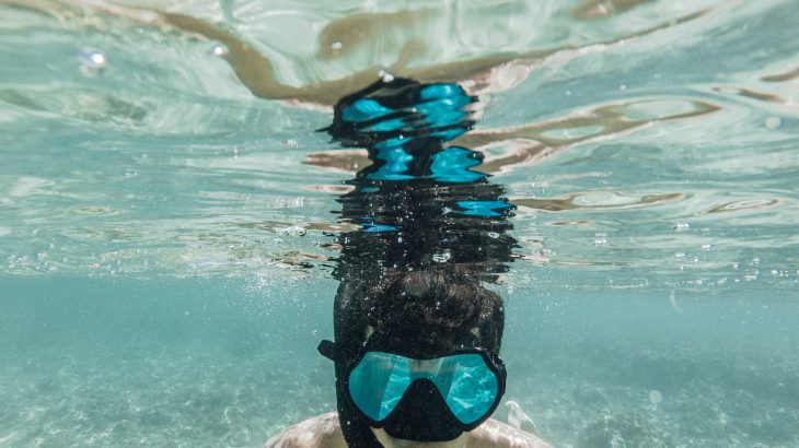 man-underwater-snorkeling