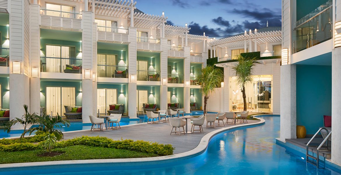 pool-suites-azul-beach-resort-negril
