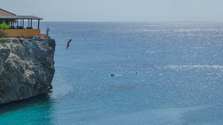 cliff-jump-playa-forti-curacao