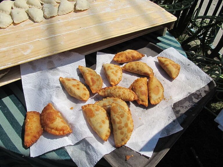 empanadas-on-paper-towels