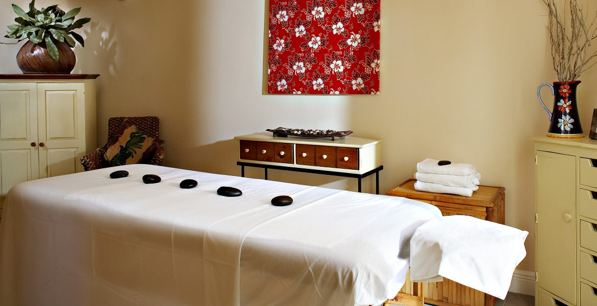 massage-table-sands-grace-bay-resort-turks-caicos