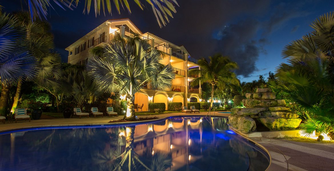 pool-night-villa-del-mar-turks-caicos