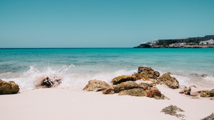 maho-bay-beach-sint-maarten