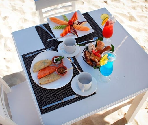 brunch-beach-indigo-beach-club-playa-del-carmen