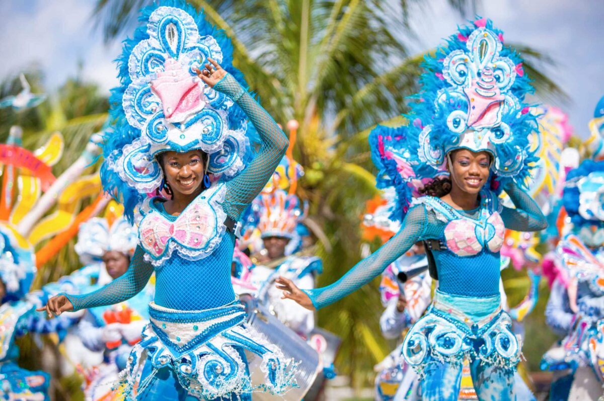 junkanoo-dancers-bahamas-blue-outfits